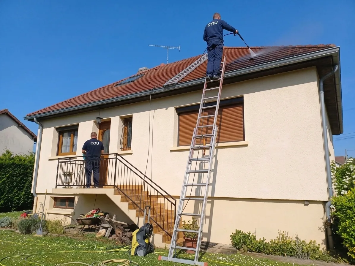 Démoussage de toiture à Roissy-en-Brie